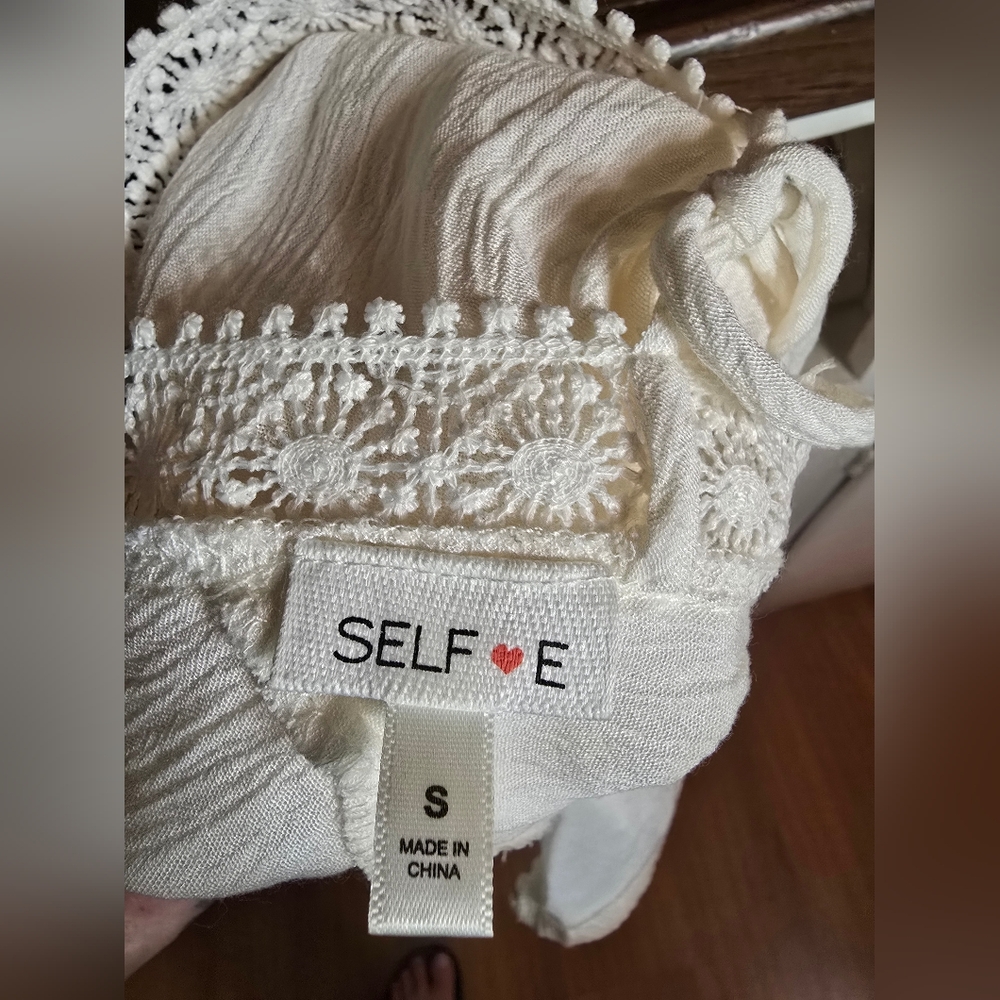 Selfie White Lace Trim Women's Peasant Top Small - Picture 2 of 7